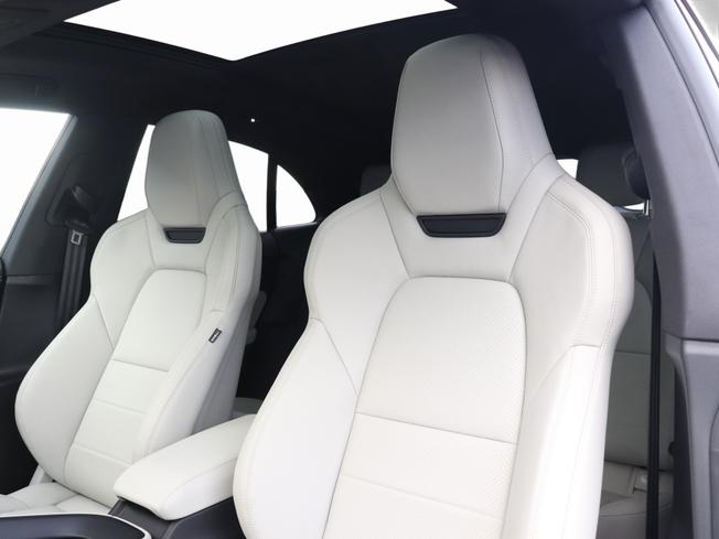 PORSCHE Macan Photo 31