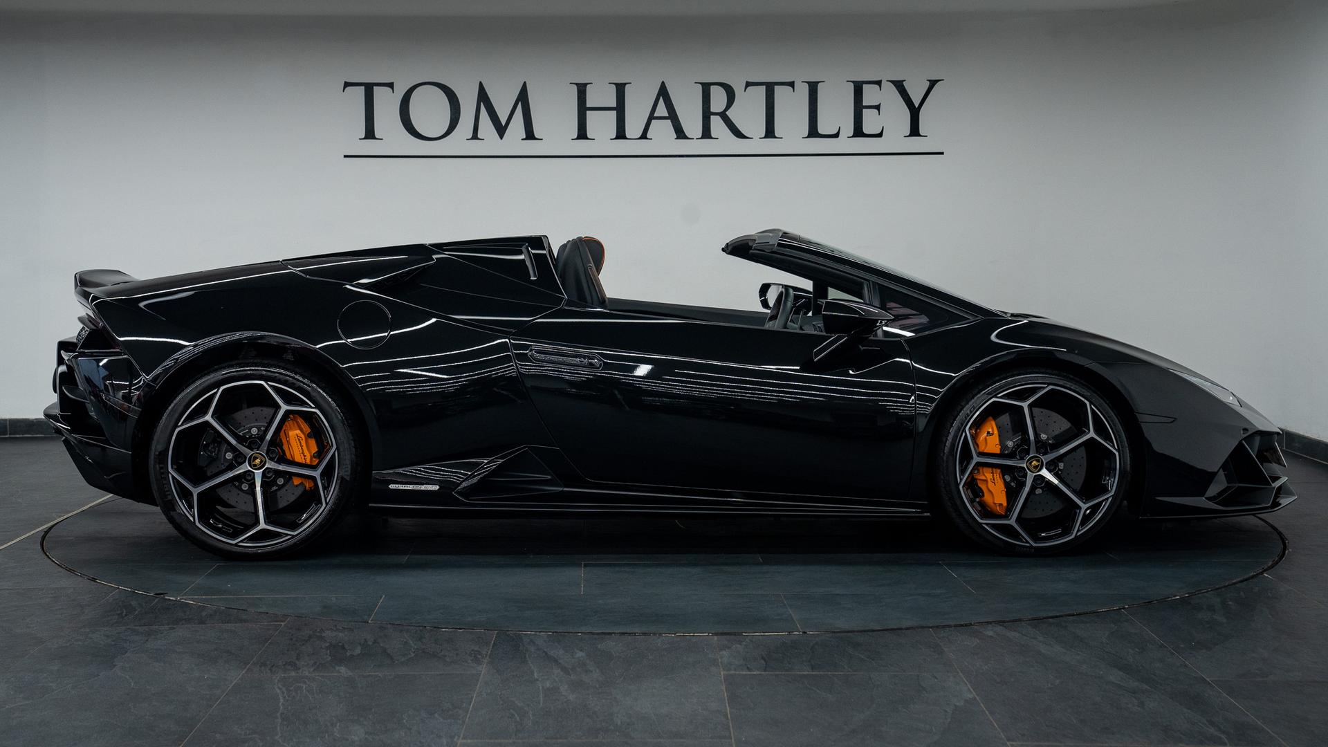 LAMBORGHINI Huracan Photo ee62f9c1-58da-4c8e-b711-0a9ac4b82e70.jpg