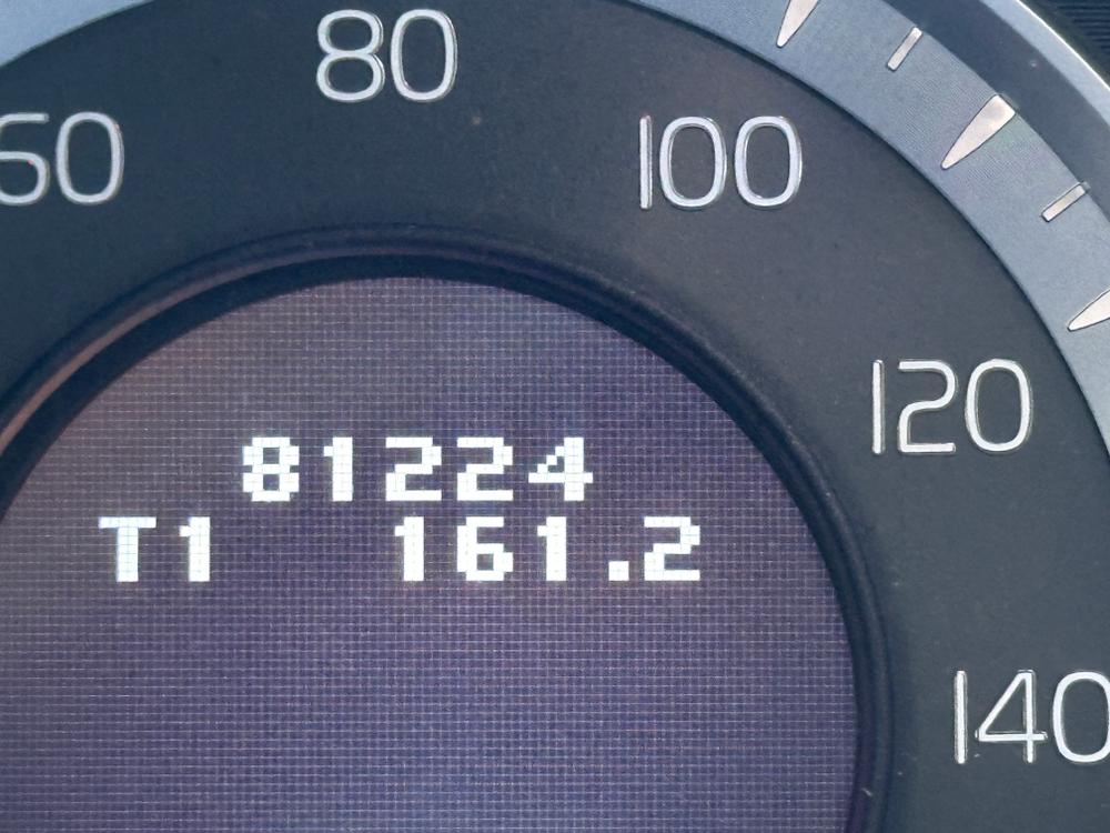 Used Volvo XC70 RE11DBU 29