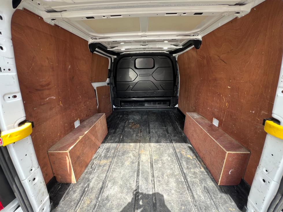 Ford Transit Custom Photo ee7da0f8-ed93-4262-9254-61ae816c9ef8.jpeg
