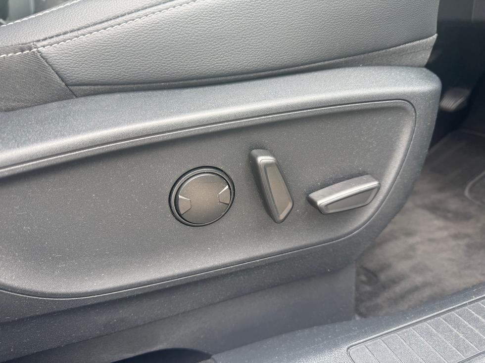 Ford Kuga Photo ee84f95e-44b9-43db-b349-cb259a15aab9.jpeg