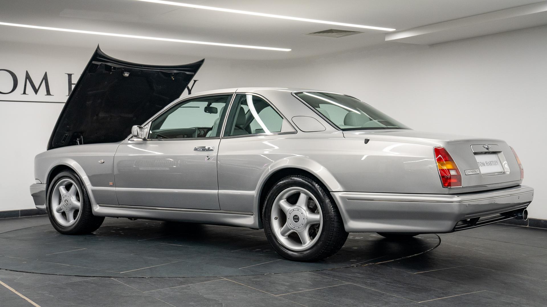 Bentley Continental Photo ee8c246d-4890-4521-8791-109893afea56.jpg