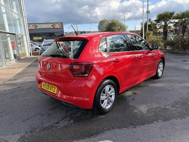 Volkswagen Polo Photo ee9f486c-31b5-452f-885f-34405328e956.jpg