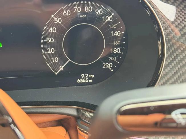 BENTLEY Flying Spur Photo 18