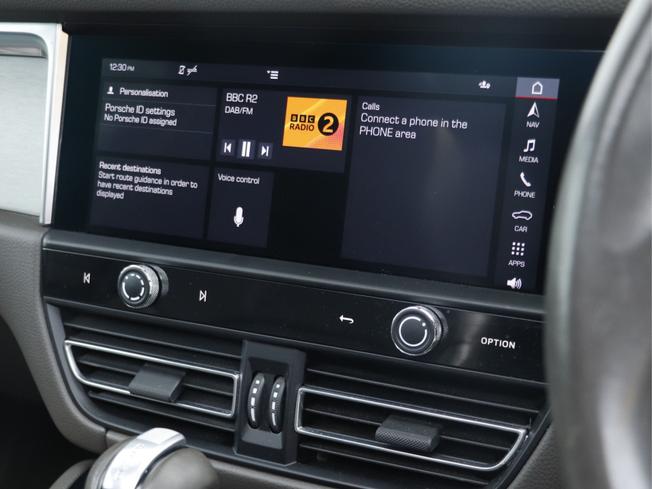 PORSCHE Macan Photo 21