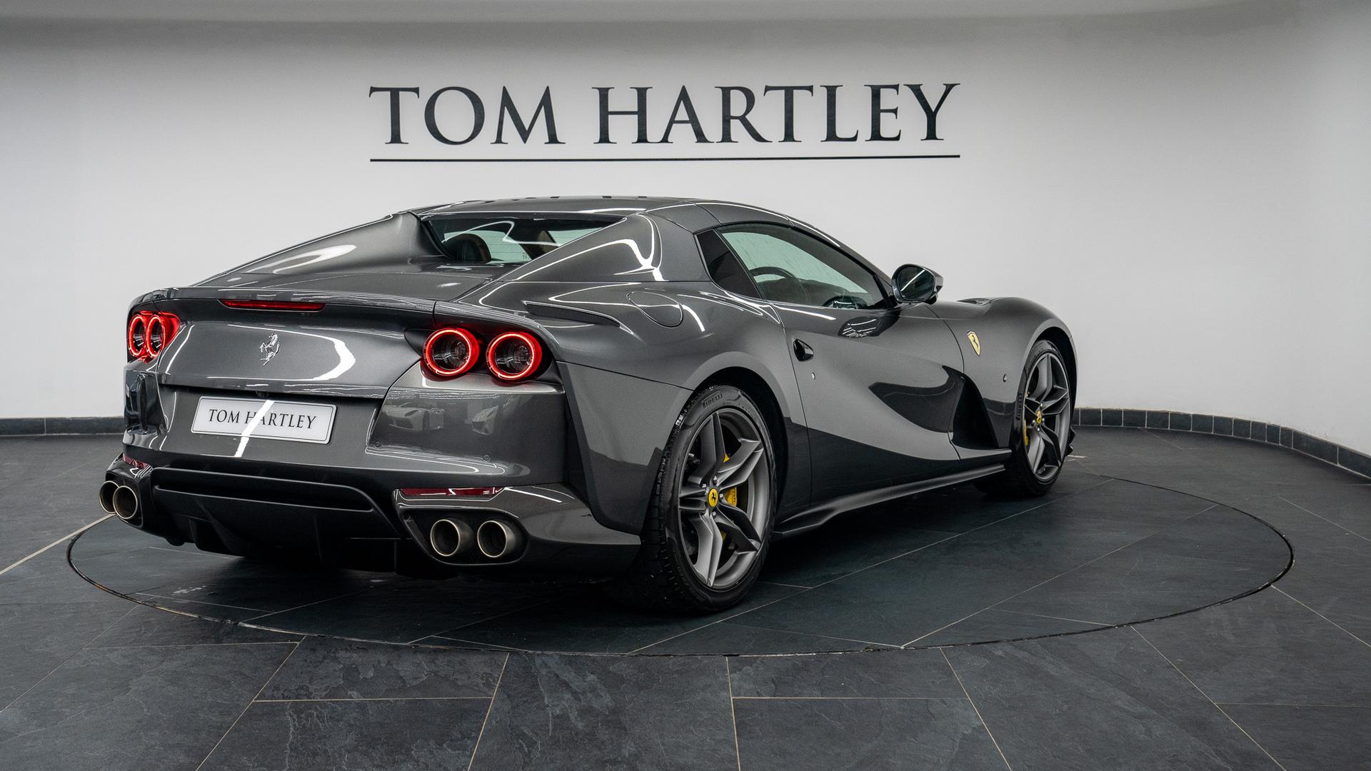Ferrari 812 Photo eec7ca62-ce5b-4394-8430-0bc8b848d7e0.jpg
