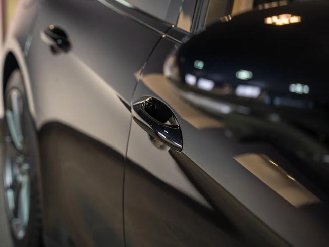 PORSCHE Panamera Photo 8
