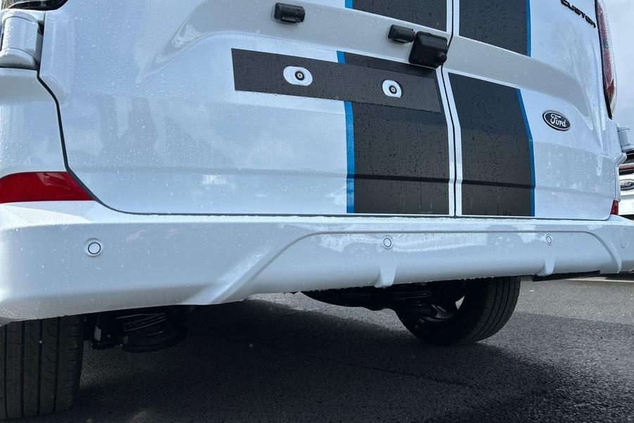 Ford TRANSIT CUSTOM Photo eee66258-123f-4622-aab3-ae95940e92d9.jpg