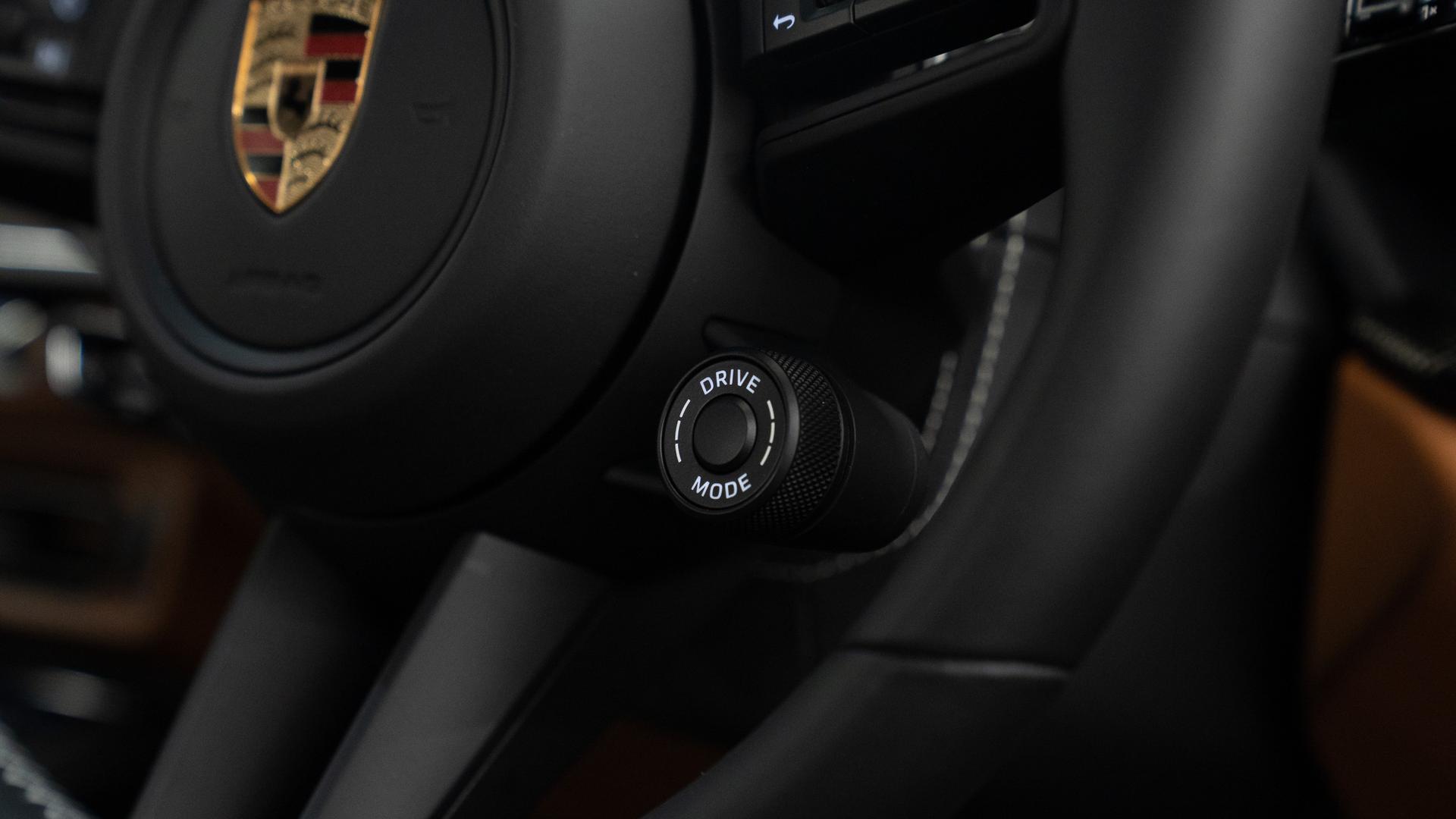 Porsche 911 Photo eee9af89-9600-4fce-8273-ea14e524e402.jpg