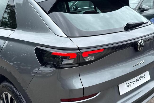 VOLKSWAGEN T-Roc Photo 11