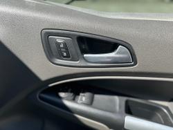 Ford Transit Connect Photo 9