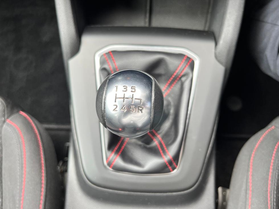 Ford Focus Photo ef0ad6a1-c3cc-4438-bb98-71d948b00a56.JPG