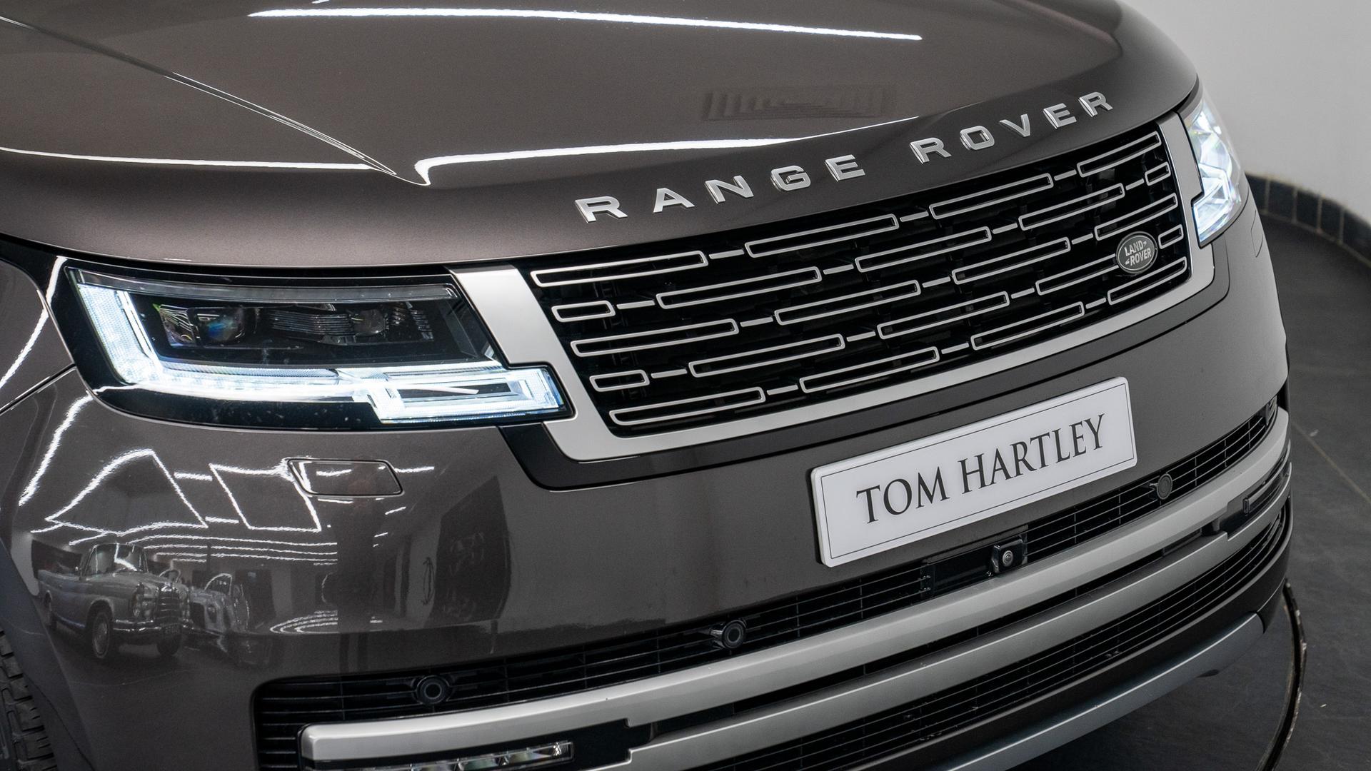 Land Rover Range Rover Photo ef15c51f-f4d7-463e-bfba-ce6db6b2af5c.jpg