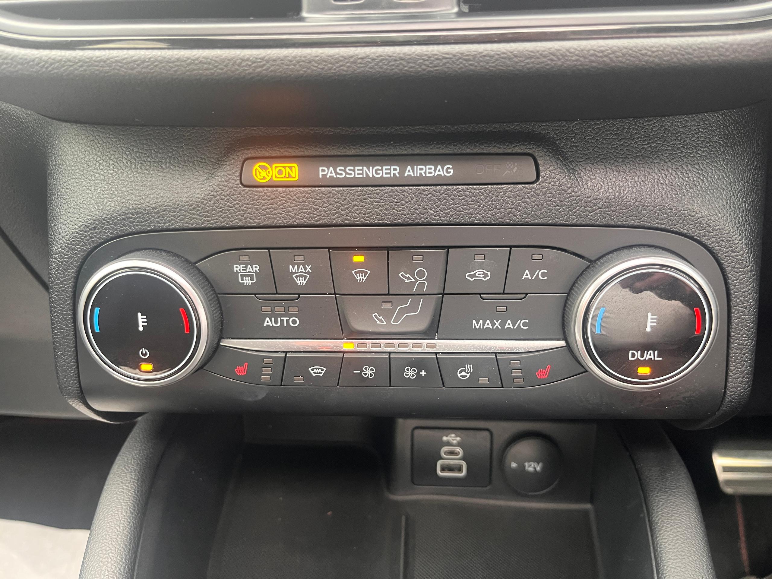 Used Ford Kuga AO73OJX 25