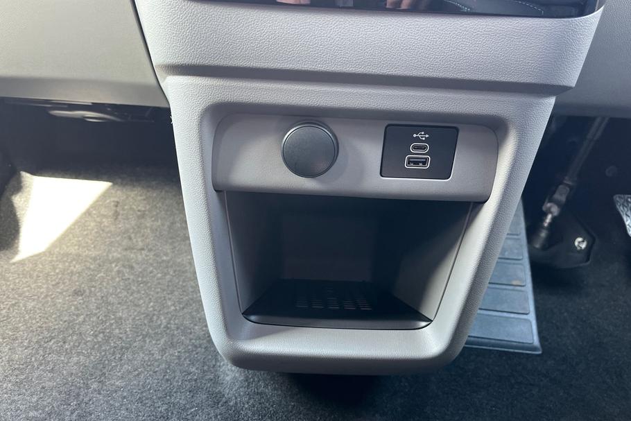 Used Ford TRANSIT CUSTOM L2DCIVSPORT1 29