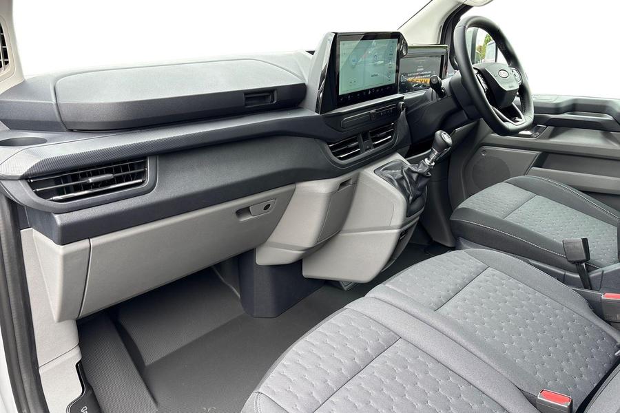 Ford TRANSIT CUSTOM Photo ef32e3dc-df95-4622-9395-9f478bce5bf9.jpg