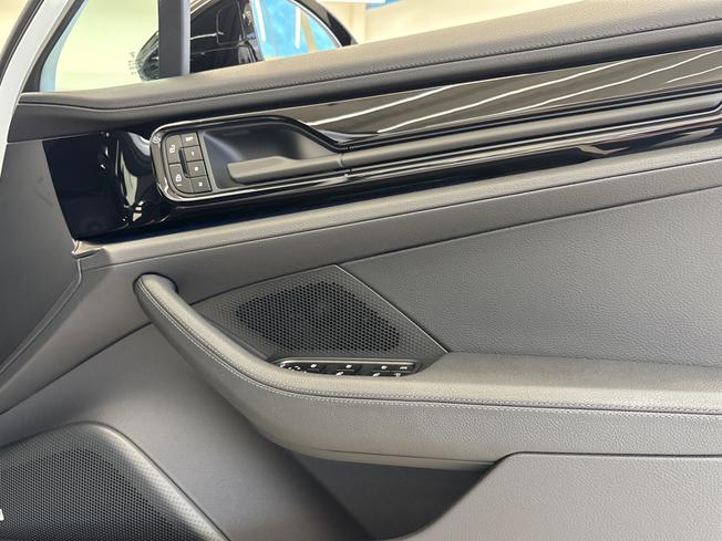PORSCHE Panamera Photo 20