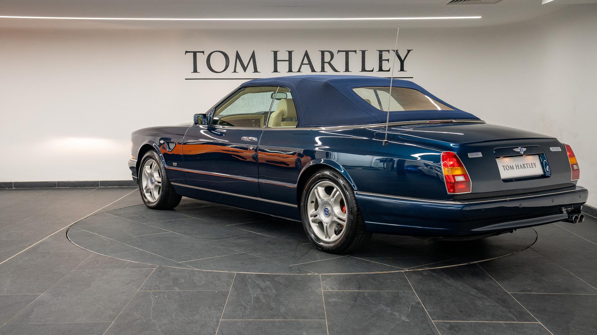 Bentley Azure Photo ef44fc93-785d-45d3-b93f-0e068b49ada1.jpg