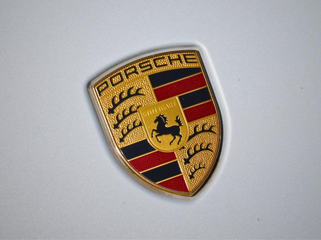 PORSCHE Taycan Photo 14