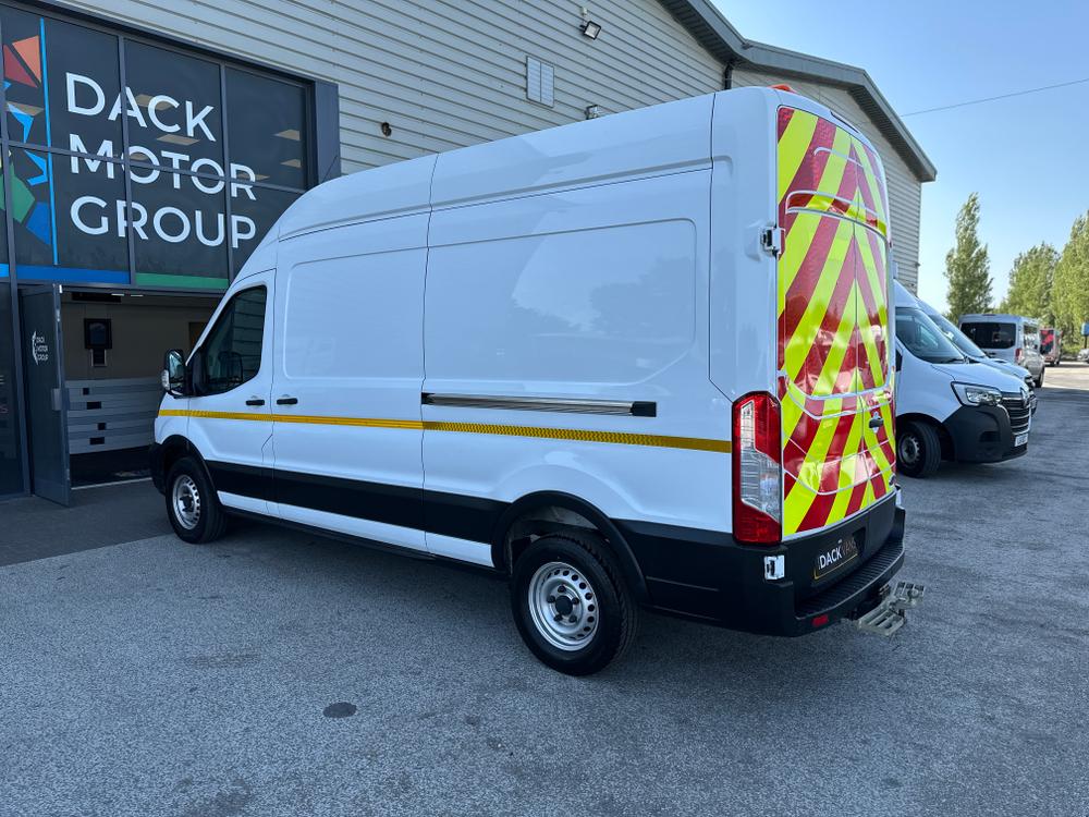 Ford Transit Photo ef60b459-ecc9-4b0b-af55-199644037b68.jpg