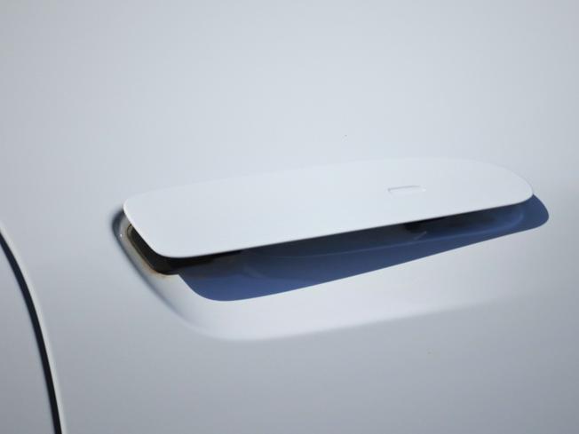 PORSCHE Taycan Photo 8