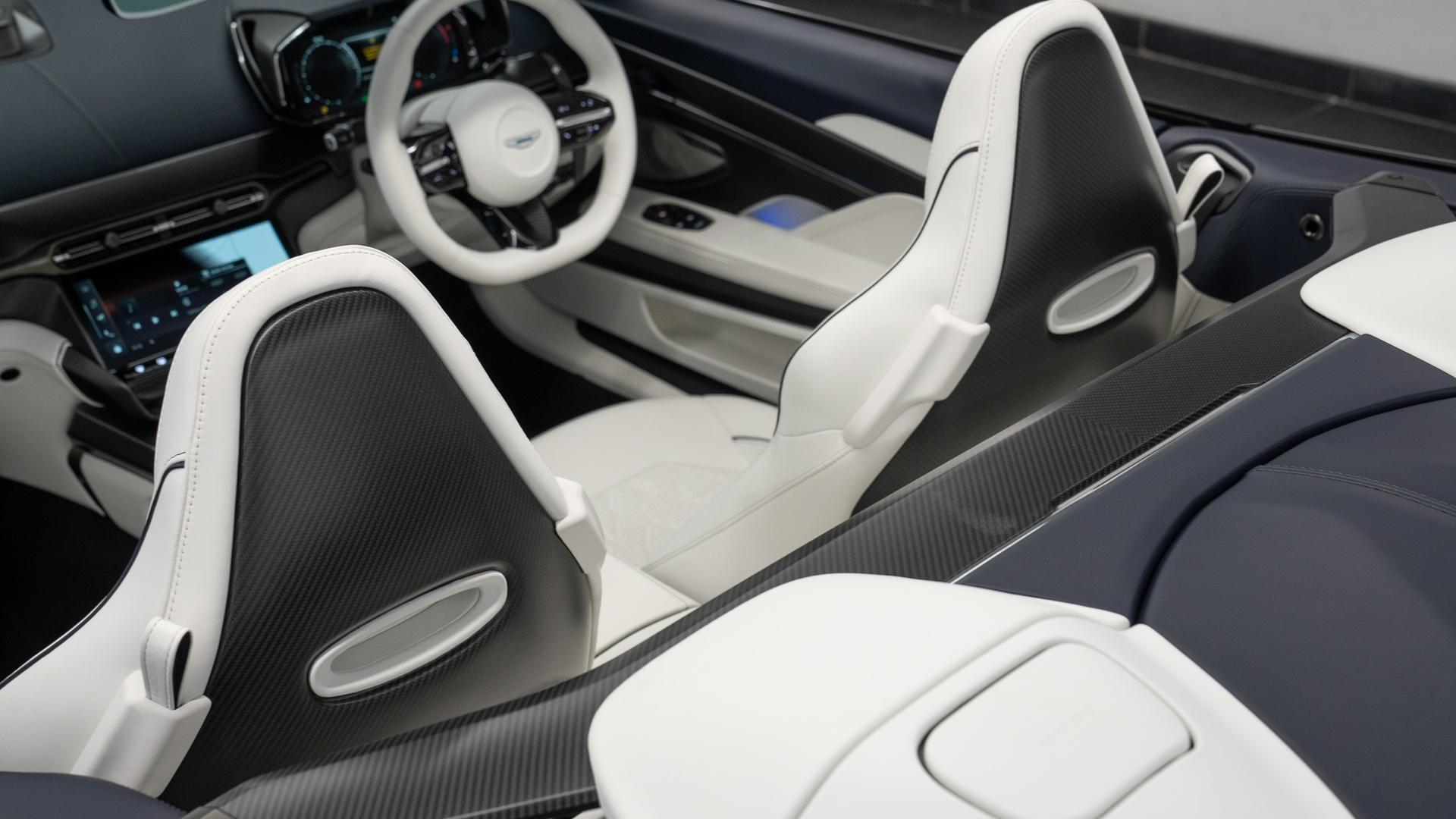 Aston Martin Vanquish Photo ef66c0c1-3374-4904-9541-a2515a5a239f.jpg