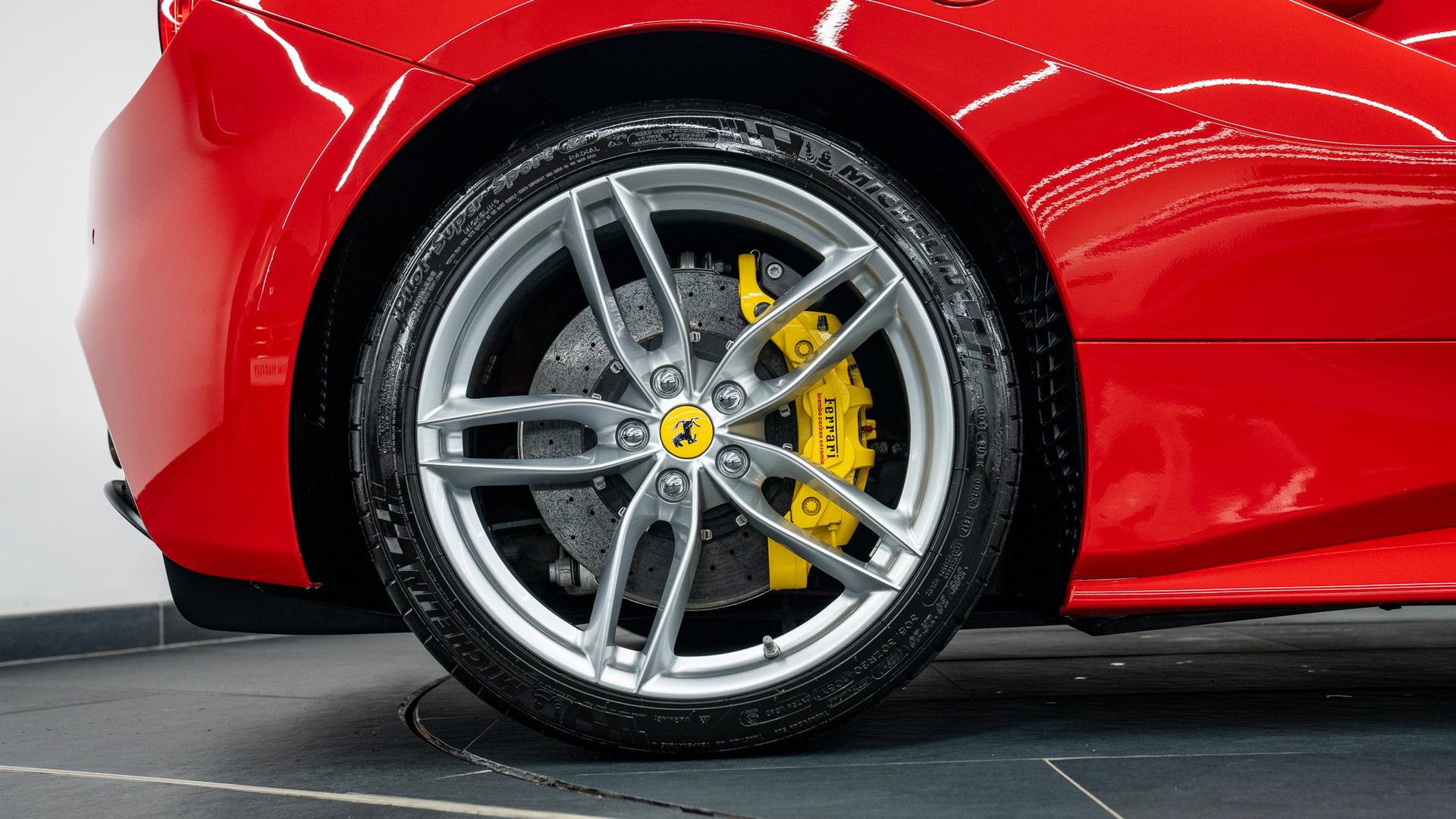 Ferrari 488 Photo ef7ae832-d53c-4eab-a076-08286cde240d.jpg