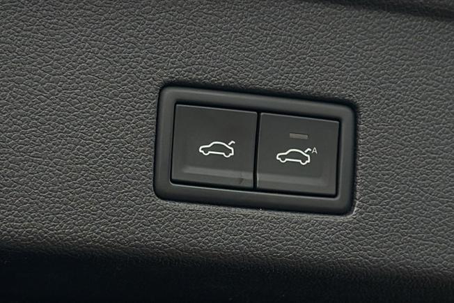VOLKSWAGEN Touareg Photo 48