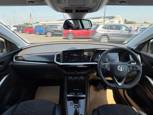 Vauxhall Grandland Photo ef8777ad-7800-4e85-912c-5dcec89851ff.jpg