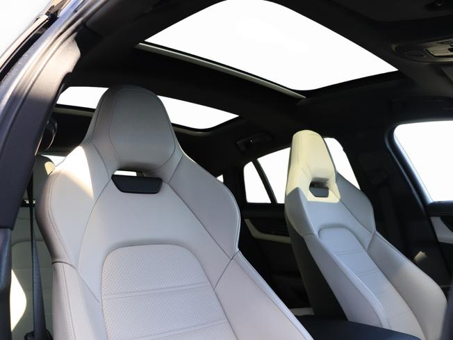 PORSCHE Panamera Photo 34