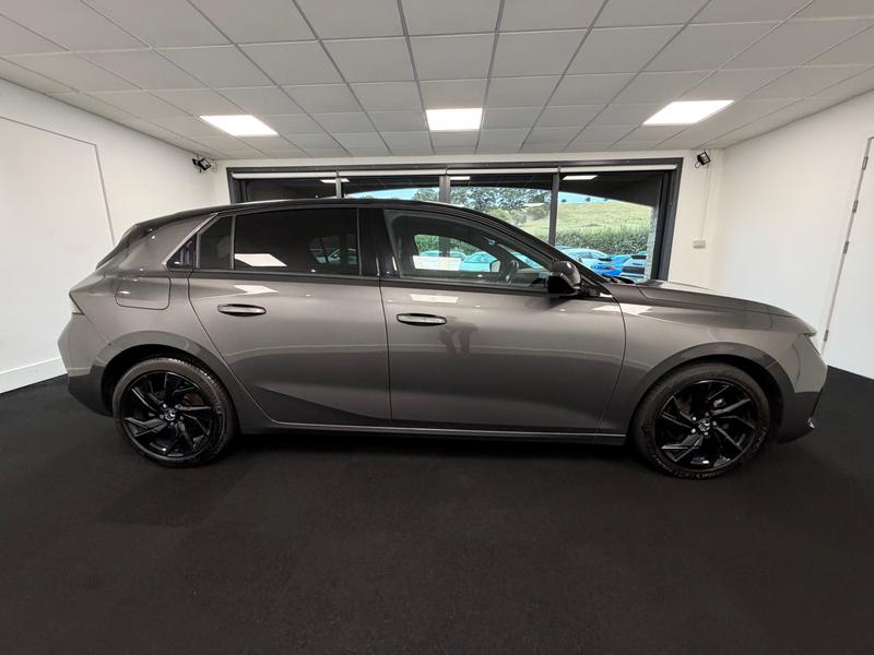 Vauxhall Astra Photo ef90b1dc-4b74-4094-98fa-ba05e8a17003.jpg