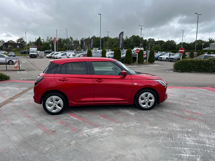 Suzuki Swift Photo ef956edc-a0dc-4bba-a0fb-46fe1560be27.jpg