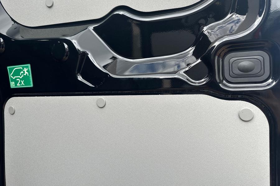 Ford TRANSIT CUSTOM Photo efa328c6-bd9a-4e9b-a61b-b1da64e1b5e0.jpg