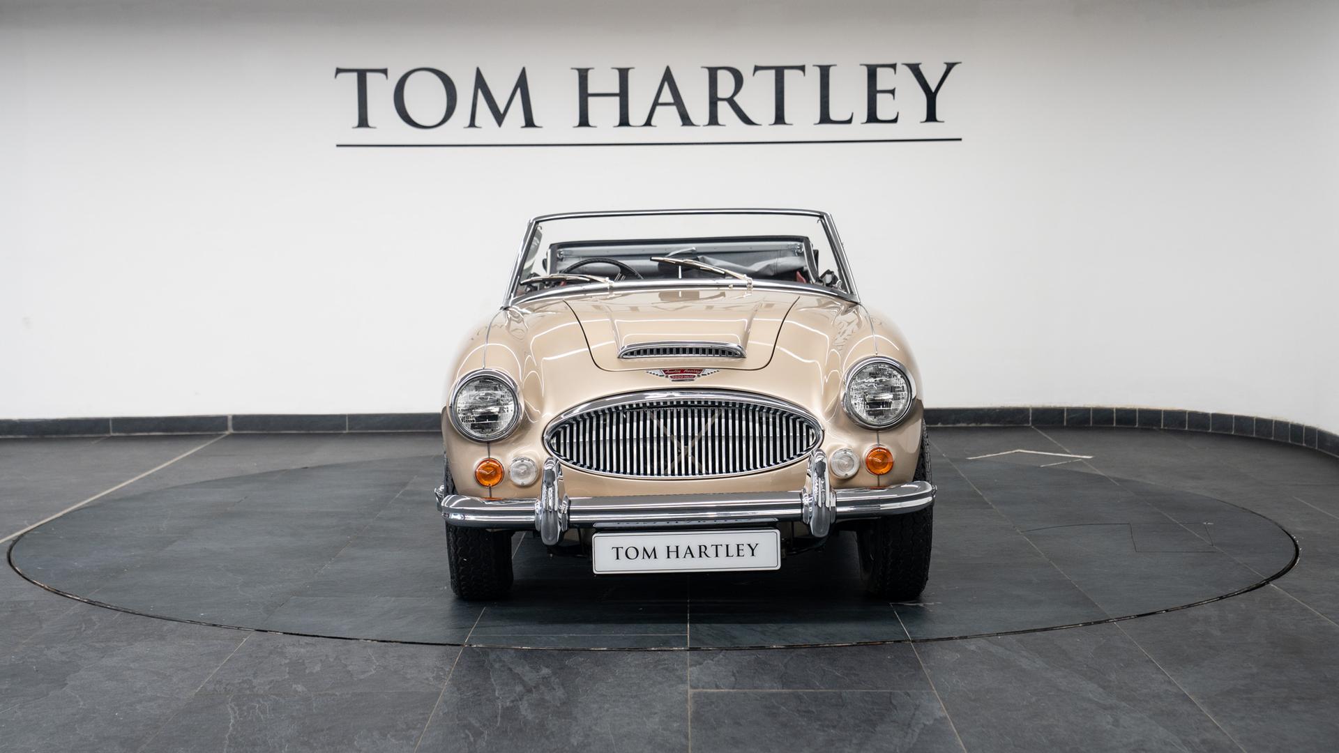 Austin Healey Photo efafca7e-1b18-4a6d-bc4f-c7a80c925631.jpg