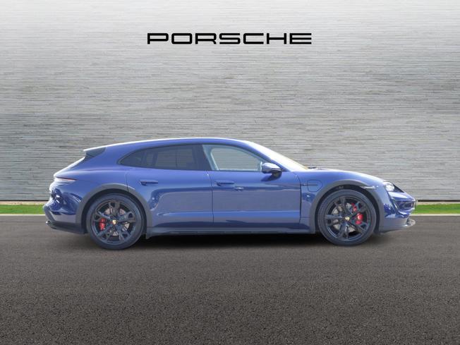 PORSCHE Taycan Photo 3