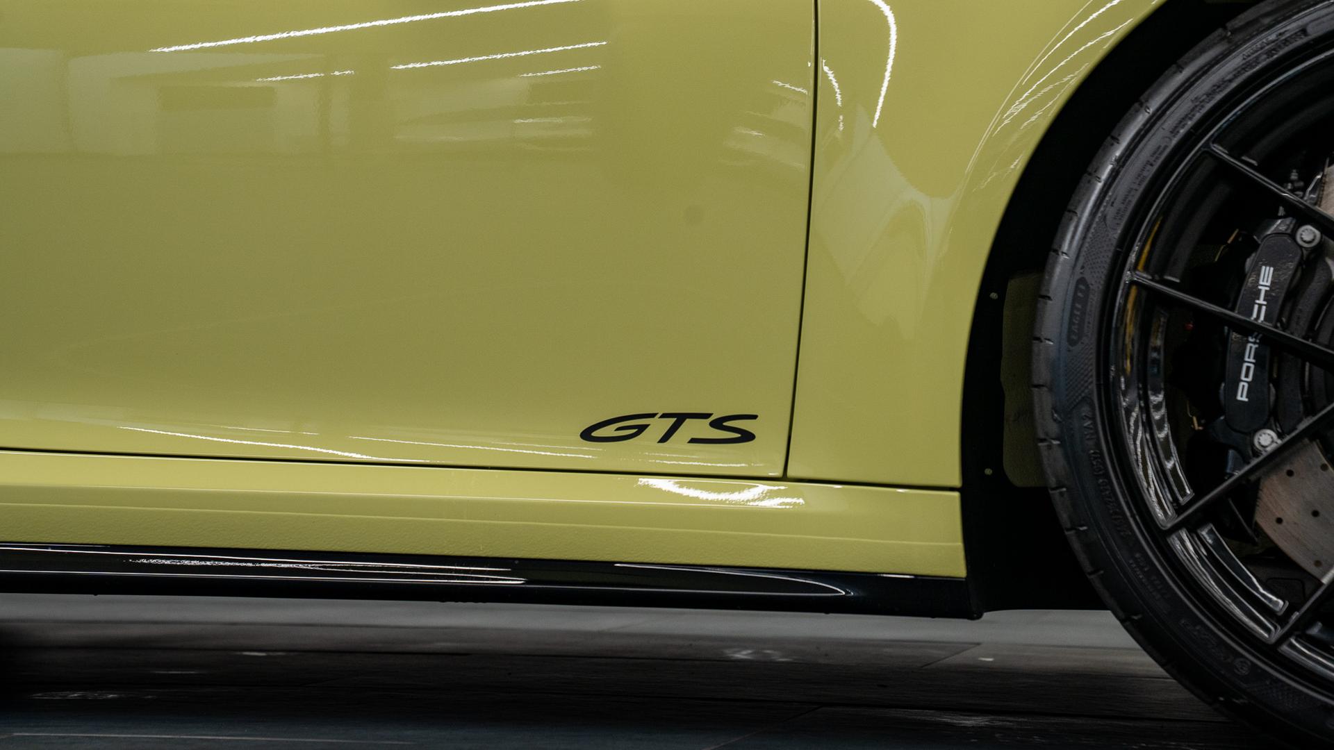Porsche 911 (992.2) Photo efc06f6c-05ec-4dfd-ae33-f1acafaa94b2.jpg
