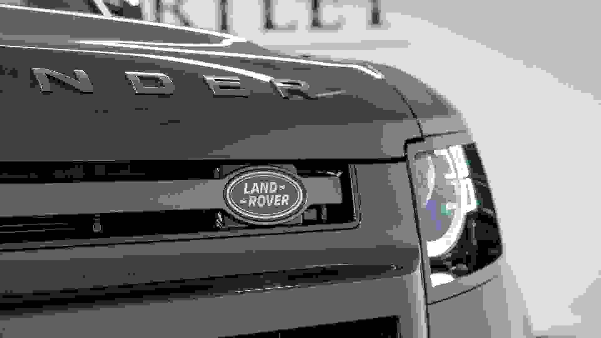 Land Rover Defender 110 Photo efce11f4-e932-4df3-831a-9254be0dab44.jpg