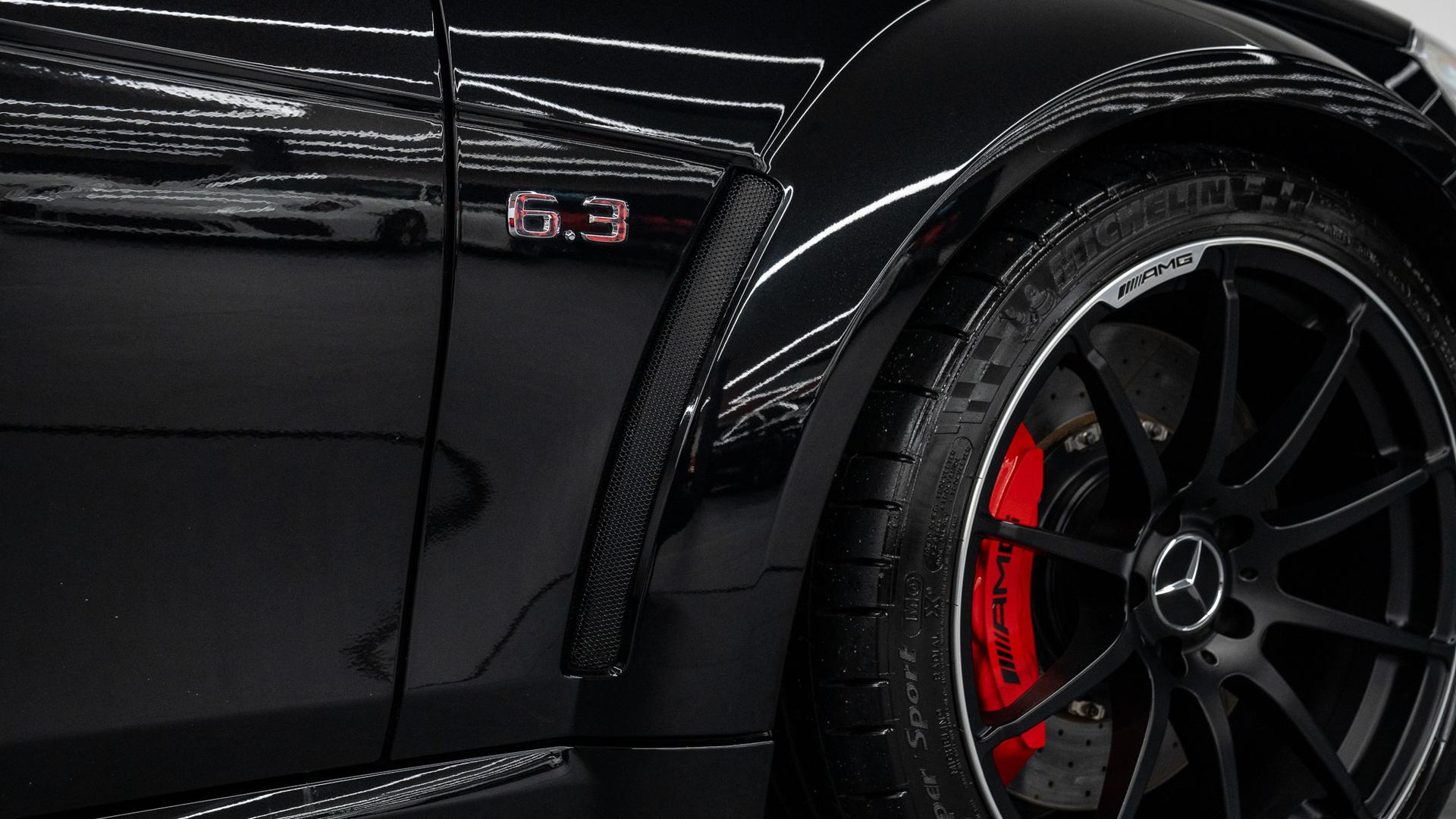 Mercedes-Benz C63 AMG Photo efd7cdf6-8ee7-45d5-bfe6-867074f315fd.jpg