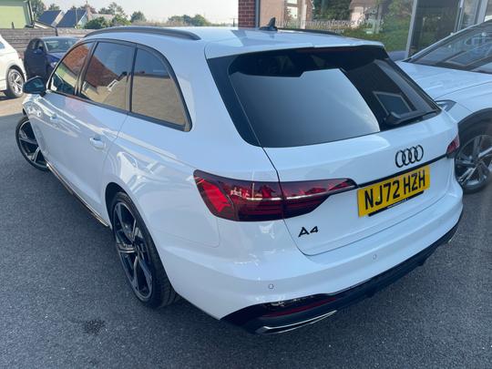 Audi A4 Avant Photo efe58971-86ad-47ab-8bb6-a638f15c65ff.jpg