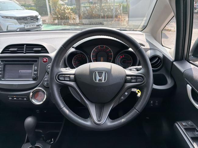 Honda Jazz Photo efee557a-115b-4bfd-979f-9637e152f4b4.jpg