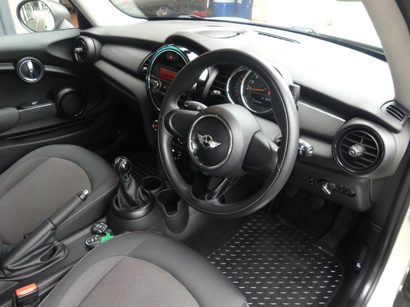 MINI Hatch Photo eff6fbc5-3c97-4b70-8598-6067304f8ee7.jpg