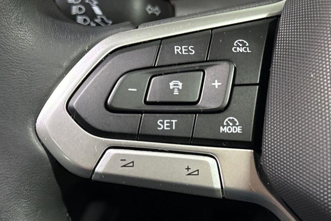 VOLKSWAGEN Golf Photo 16