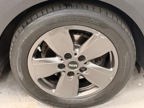 MINI Hatch Photo f02a514c-755e-4ba6-b445-86c012644f50.jpeg