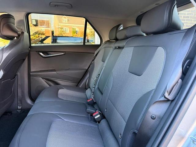 Kia Niro Photo f02d44cb-6d4a-460c-9af7-cbfc5c49d9fc.jpg