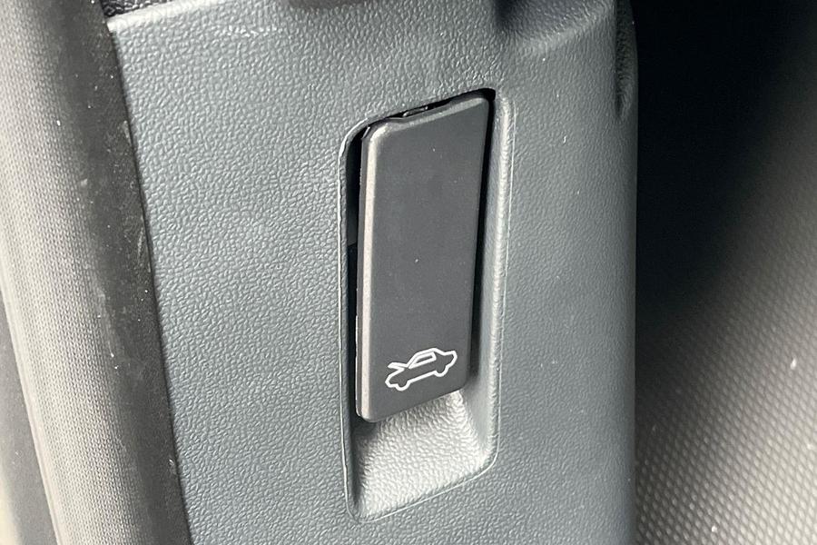 Ford TRANSIT COURIER Photo f030d971-d736-4cff-b95b-4d129fb8a704.jpg