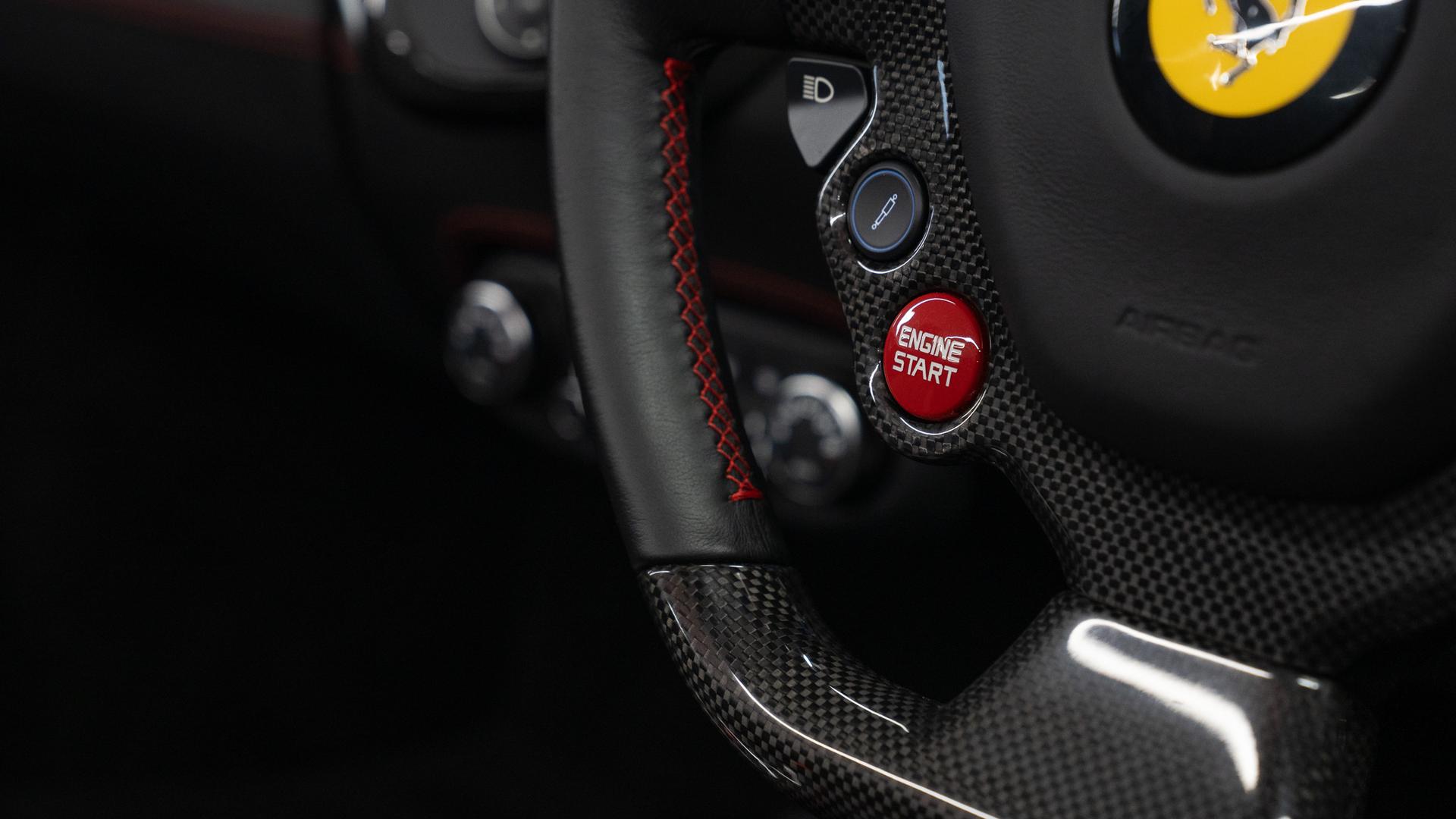 Ferrari 458 Photo f06481e5-4aab-41e7-929b-4f3a1a113541.jpg