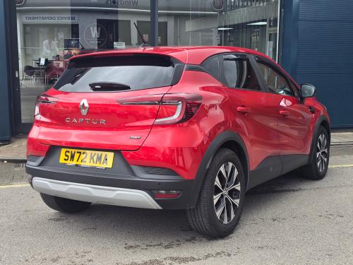 Renault Captur Photo f067a6c6-09ce-43b2-8e6d-35deb3a1693a.jpg
