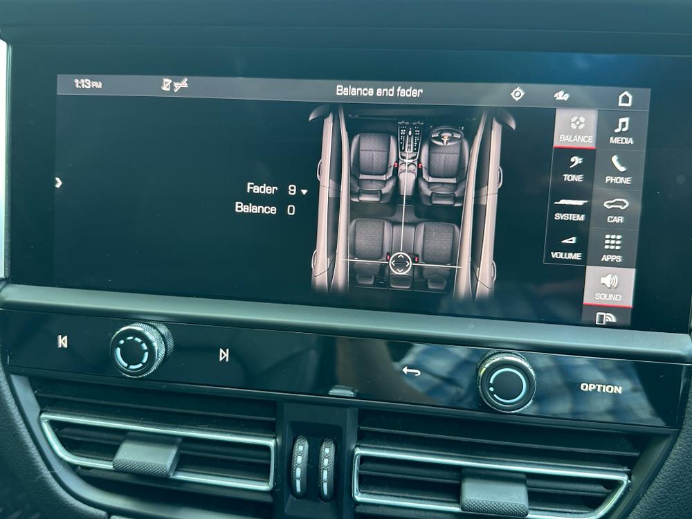 Used Porsche Macan RO22EWX 33