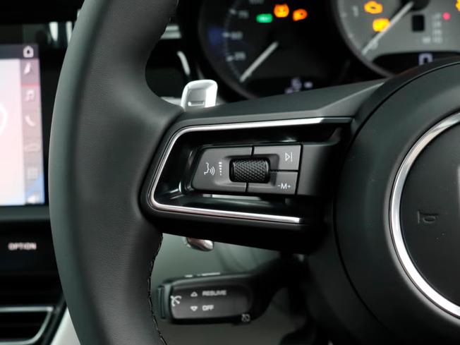 PORSCHE Macan Photo 17