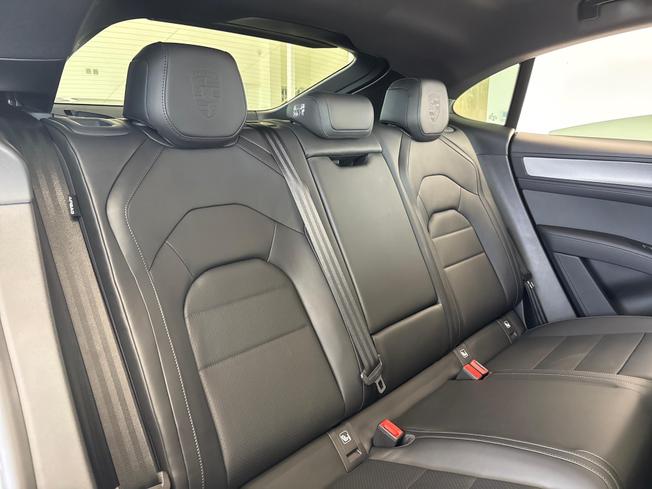 Porsche Cayenne Electric Photo 42